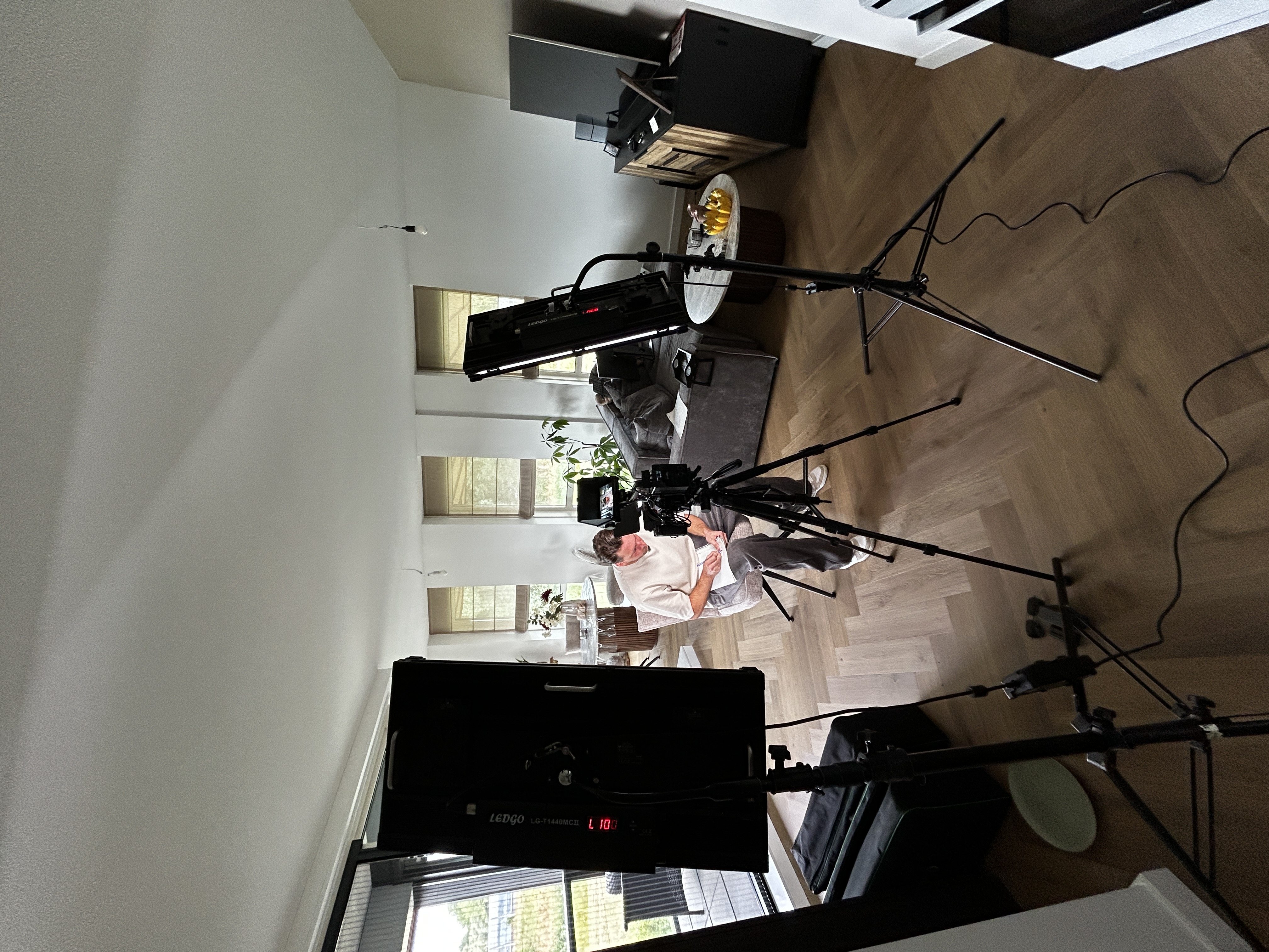 Jaimy van der Meer aan het werk op locatie